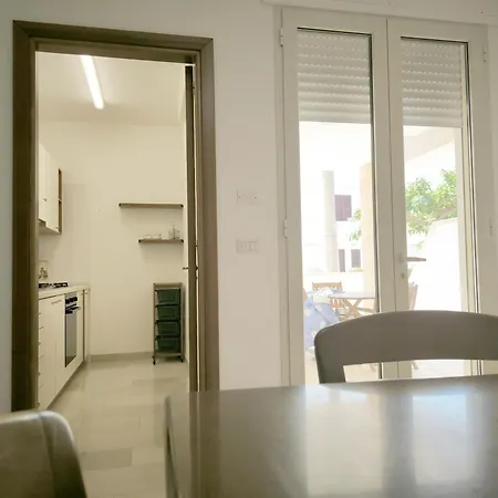Holiday home Trilocale Dafne 2 In Centro Citta In Salento *